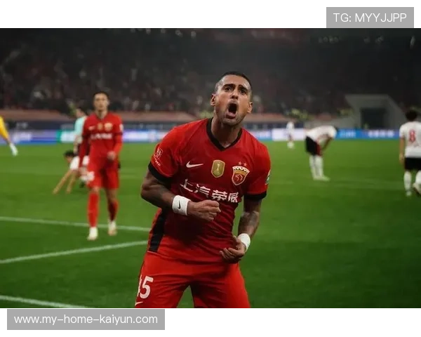 上海海港莱昂纳多中路连续突破:引领未来的足球风暴 上海海港莱昂纳多中路连续突破:引领未来的足球风暴