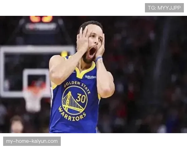 勇士战术调整失灵，库里独自苦撑，勇士队员对库里